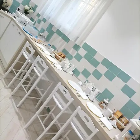 Le Chic לינה וארוחת בוקר 4*