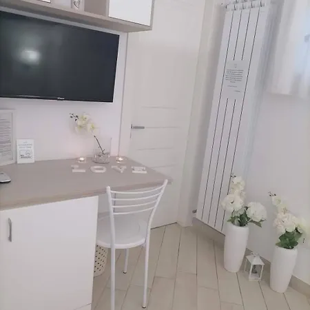 לינה וארוחת בוקר Le Chic 4*