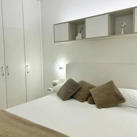 לינה וארוחת בוקר Le Chic 4*