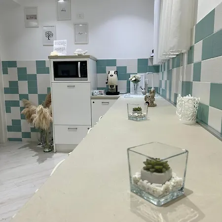 Le Chic לינה וארוחת בוקר 4*