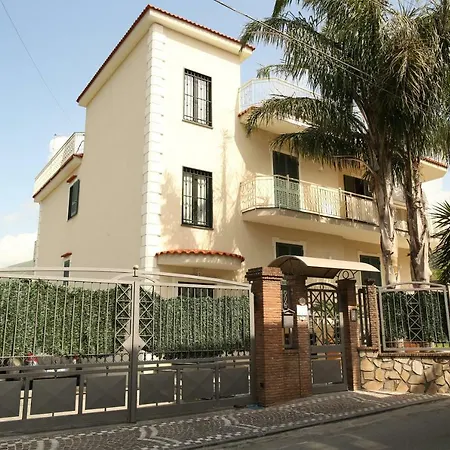Le Chic לינה וארוחת בוקר סנט'אנטוניו אבאטה